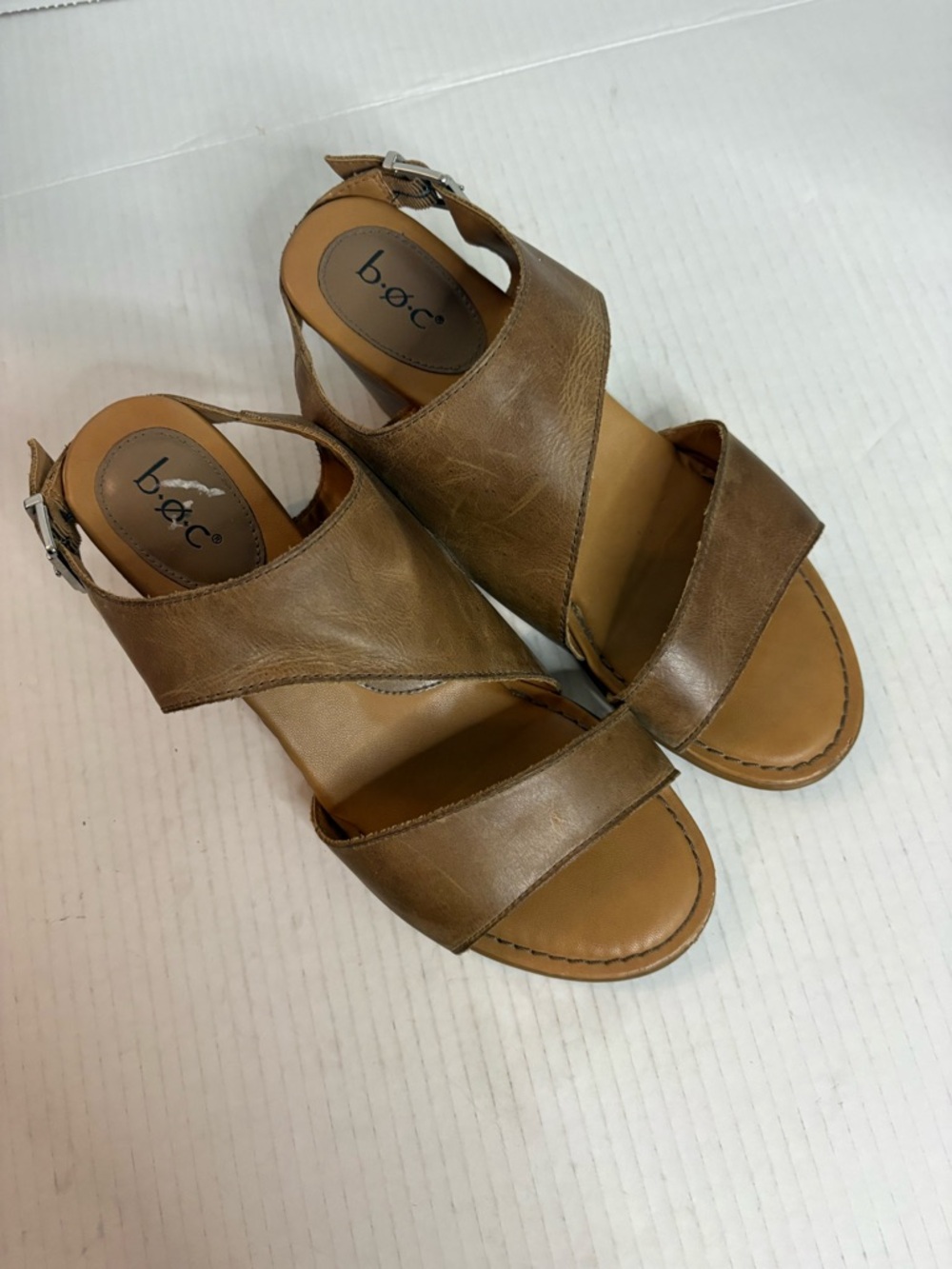 b.o.c. Brown Leather Block Heel Sandals Womens 9